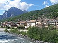 Comuna de Saint-Michel de Maurienne junto ao l'Arc