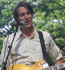 Стивен Малкмус 4 июля 2005 года на фестивале River To River Festival в Бэттери-парке в Нью-Йорке.