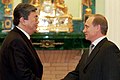 Kassym-Jomart Tokaïev, alors premier ministre du Kazakhstan, reçu en janvier 2000 par le président russe (par intérim) Vladimir Poutine au Kremlin.