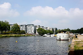 Vue vers le Nord du port-canal. Quai Malakoff à droite