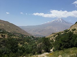 Zicht op Neva; op de achtergrond de Damavand