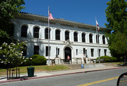 プラサービルにある郡庁舎