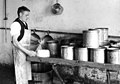 Tilzītes siera ražošana 1930. gados Austrumprūsijā