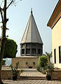 Ingresso esterno del nilometro di Roda con la cupola lignea.