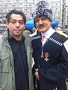 Scenarista serije Dejan Stojiljković i ruski glumac Aleksandar Galibin na setu ispred hotela Moskve