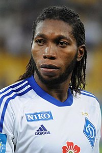 Dieumerci Mbokani 2013.jpg