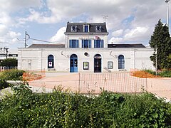 Bâtiment voyageurs vu côté cour avant rénovation.