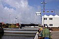 Im Blauen Turm an der Klappbrücke residiert die Hafenaufsicht.