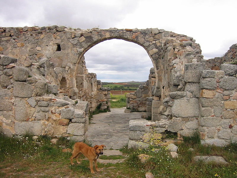 File:Iglesia Visigoda de San Pedro de la Mata(Casalgordo) 03.JPG