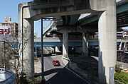 上社JCT直下の名古屋市営地下鉄東山線との交差部