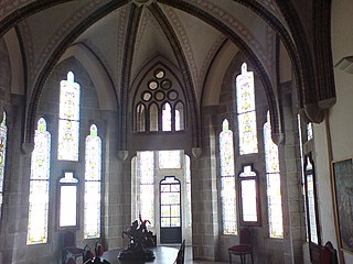 Interior del palaciu episcopal de Astorga, de Gaudí.