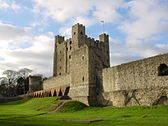 Rochester Castle keep, 2003.jpg
