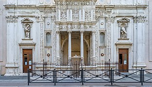 Fachada de Santa Maria dei Miracoli, en Brescia