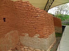 Murailles en pierre et briques d'argiles de Troie II.