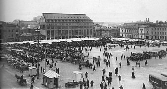 Kauppatori ja Affärscentrum 1920-luvulla.