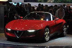 Alfa Romeo 2uettottanta front.jpg