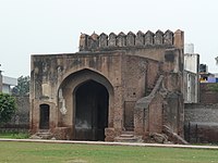 The Badli Sarai were Caravanserai in the vicinity of Shalimar Bagh.