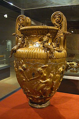 Кратер из Дервени[en]. 330—320 гг. до н. э. Археологический музей Салоник
