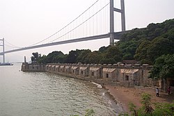 De zeewallen met de Grote brug van Humen op de achtergrond