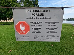 Avspärrning vid Drottningholms slotts barockpark.