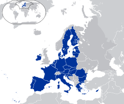 La UE (en azul) dentro de Europa (en gris oscuro).(no incluye las regiones ultraperiféricas ni los territorios especiales)