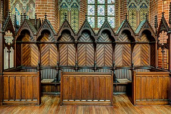 Assentos do coro da capela do santo sepulcro (Heiliggrabkapelle) no mosteiro de Heiligengrabe, Brandemburgo, Alemanha. (definição 5 328 × 3 552)