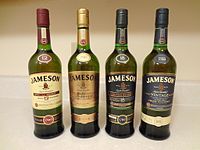 Různé druhy whiskey Jameson