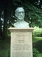 Buste en bronze de Komitas érigé à Québec, près de l'hôtel du Parlement, le 6 juillet 2008, quatre centième anniversaire de la fondation par Samuel de Champlain d'une habitation à Stadaconé.