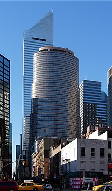 Seen from the east, with Citigroup Center behind Lipstick building.jpg