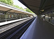 Line 6 platforms at Saint-Jacques