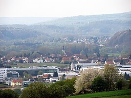Blick vom Hahnen nach Südwesten über Mimbach, im Hintergrund erkennt man Teile von Blickweiler.