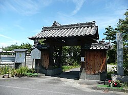 蓮生寺に移築された大手門