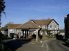 Pembridge - New Inn and Market House - geograph.org.uk - 649886.jpg