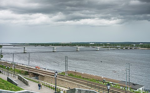 Коммунальный мост через реку Кама в Перми