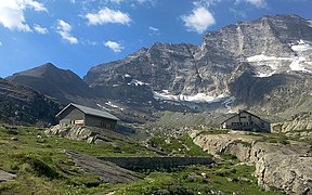 Rifugio Guglielmo Jervis mit der Ostflanke der Levanne