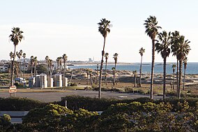 Пляж штата Сан-Буэнавентура со стороны шоссе 101 США 2015-01-04.jpg