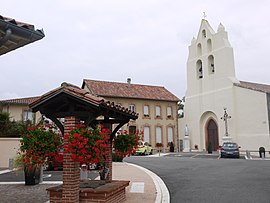 The church and town hall in Sauveterre