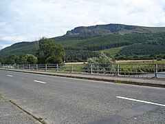 倫敦德里郡的貝尼文奈山（英语：Binevenagh）