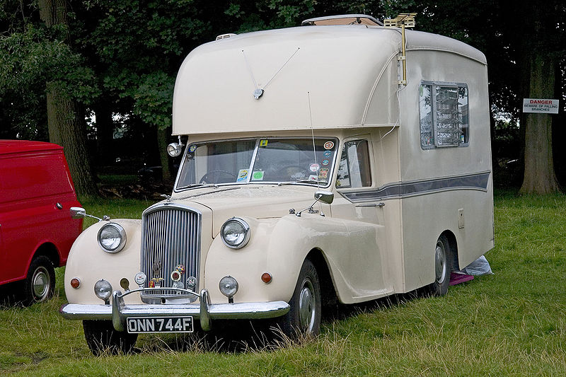 800px-Vanden-Plas_Princess_DM4_Motorhome_front.jpg