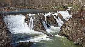 右岸から見たピョウタンの滝（2013年）