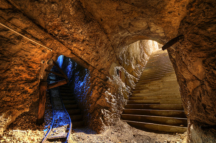 Подземное укрепление цитадели Мон-Бар под Монбельяром (1874—1877)