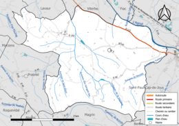 Carte en couleur présentant le réseau hydrographique de la commune