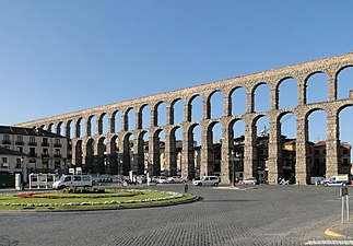 L'aqueduc et la Plaza de la Artillería