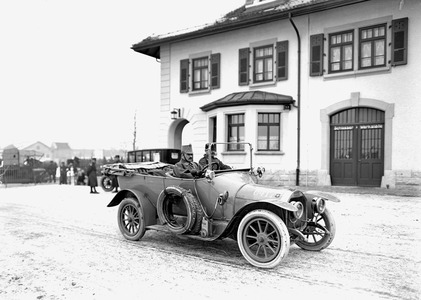 Car on the farm of the Zeughauses Lyss