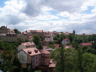 Pohled na historické centrum města Budyšína s kostelem a obrannými věžemi