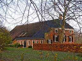 De monumentale boerderij Borgweer nabij Wehe-den Hoorn