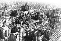 Udsigt ud over Dresden efter bombardementet