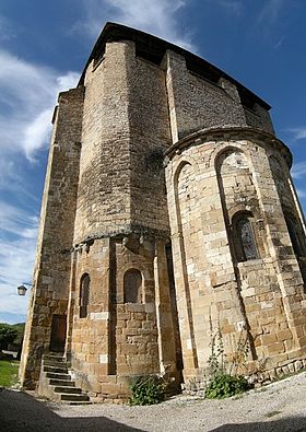 Chevet de l'église et tour servant de refuge