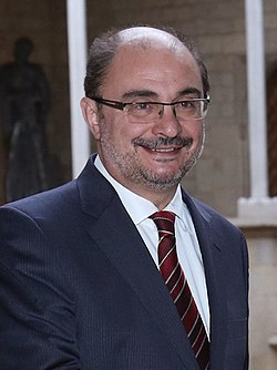 Francisco Javier Lambán - Carles Puigdemont (cropped - 2).jpg