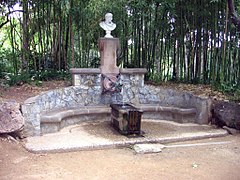 Fuente de Hércules, obra de Antoni Gaudí.